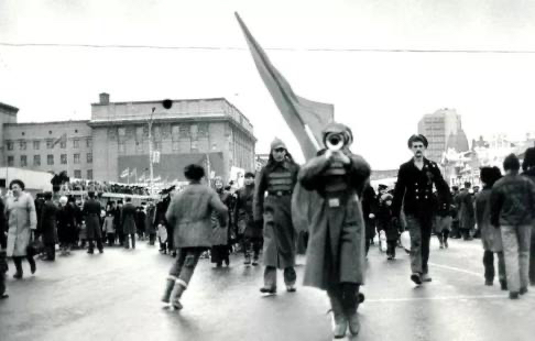 В Новосибирске опубликованы кадры советских митингов ко Дню народного единства