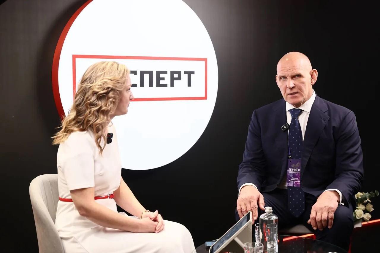 Александр Карелин на «Технопроме-2026»: о кадрах для «СКИФа», студенческих семьях и новой стеле в аэропорту